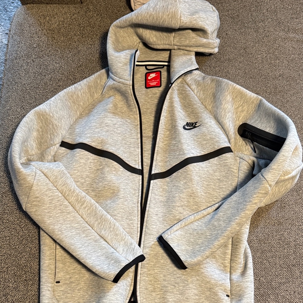 Nike Men’s Tech Fleece Full Zip Hoodie